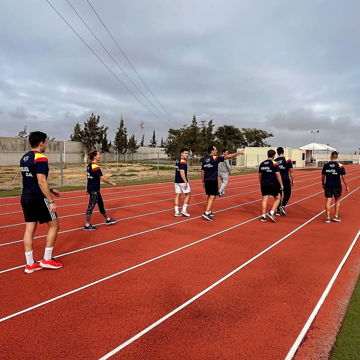 Entrenamiento en pista de atletismo · preparación física para Policía Local de Andalucía con ObjetivoPL